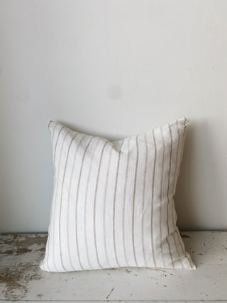 Harvey Pillow - 20 x 20