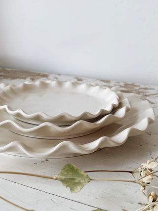 The Prima Scalloped Dinner Plate