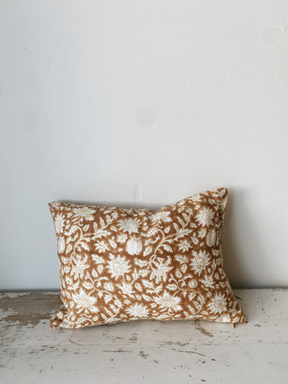 Gina Pillow - 12 x 16