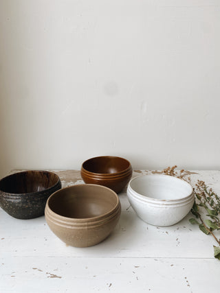 Vintage inspired stoneware bowls (tan)