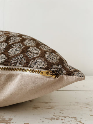 Betsy Pillow 20 x 20