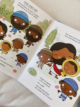 The Tiny Truths Bible for Little Ones