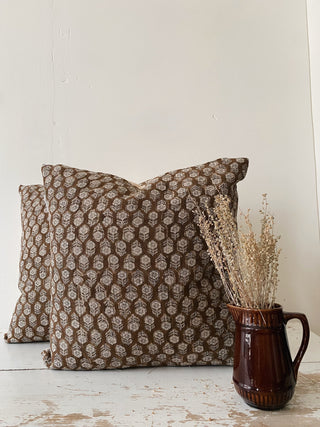 Betsy Pillow 20 x 20