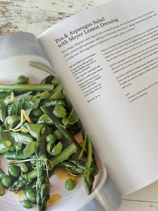 Salads for Every Season: 100 Fresh and Flavorful Recipes Year-Round Cookbook