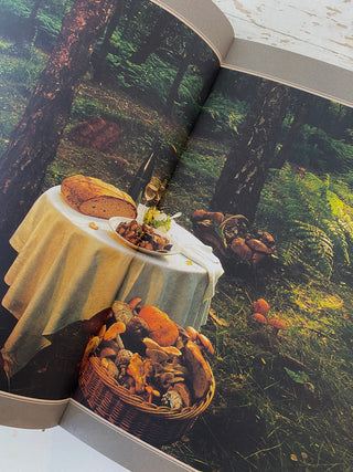 A Passion for Mushrooms: A comprehensive cookbook and foraging field guide for mushroom enthusiasts