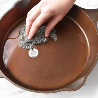 Chainmail Scrubber for Cast Iron | Smithey Ironware